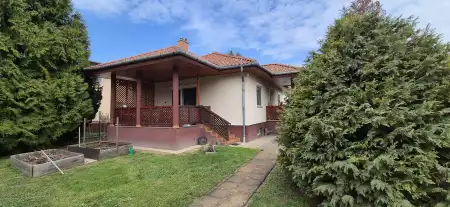 eladó családi ház, Halásztelek
