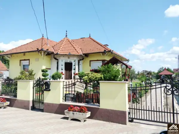 Eladó családi ház, Hernád 6 szoba 240 m² 79.9 M Ft