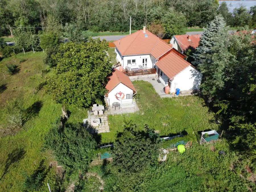 eladó családi ház, Heves