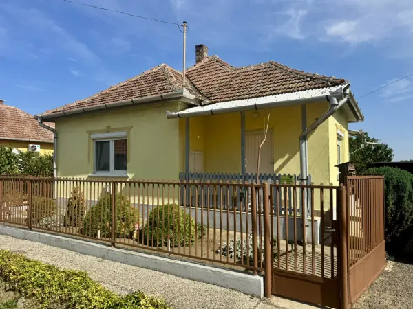 Eladó családi ház, Heves 2 szoba 62 m² 20.9 M Ft