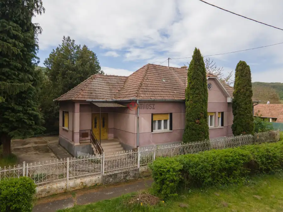 eladó családi ház, Hont