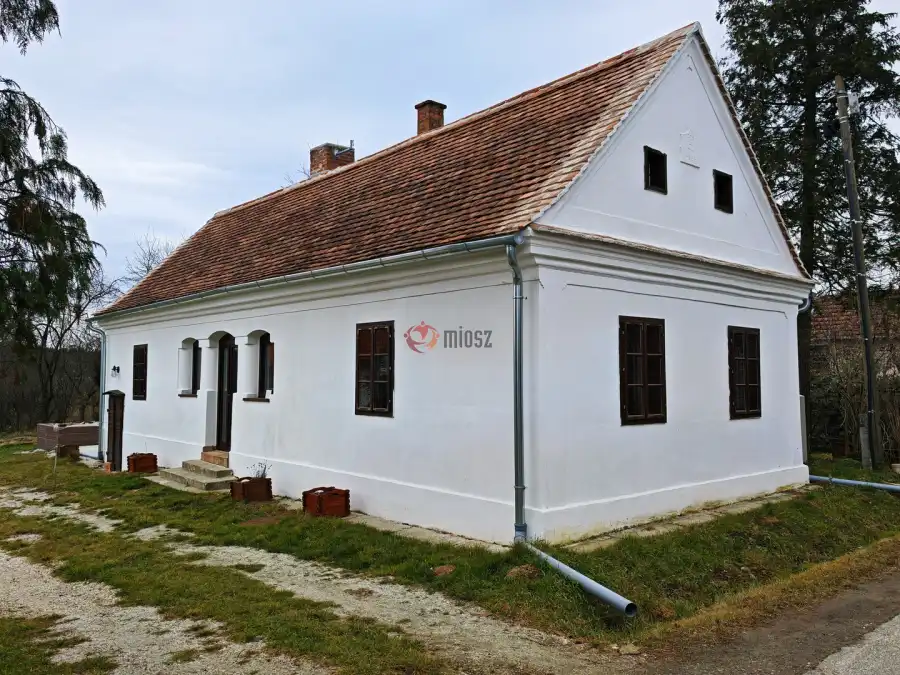 eladó családi ház, Ispánk