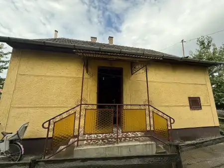 eladó családi ház, Kaba