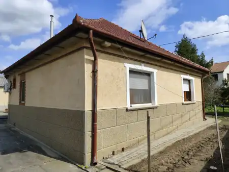 eladó családi ház, Kakucs