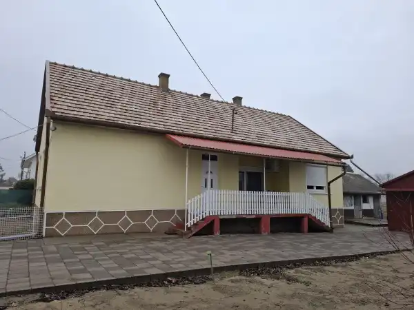 Eladó családi ház, Kakucs 3 szoba 100 m² 58.5 M Ft