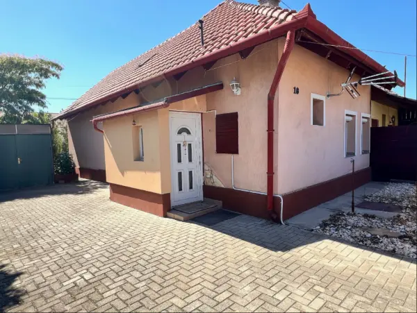 Eladó családi ház, Kápolnásnyék 3 szoba 62 m² 68.5 M Ft