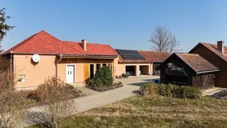 eladó családi ház, Kerkáskápolna