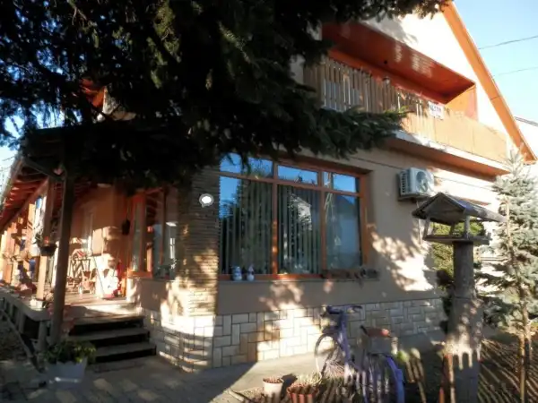 Eladó családi ház, Keszthely 6 szoba 255 m² 220 M Ft