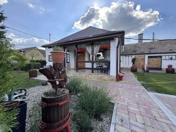 Eladó családi ház, Kiskunlacháza 2 szoba 105 m² 87.9 M Ft