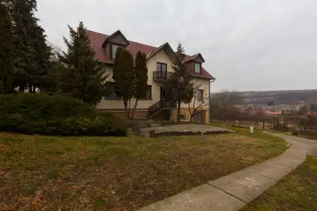 eladó családi ház, Kisnémedi