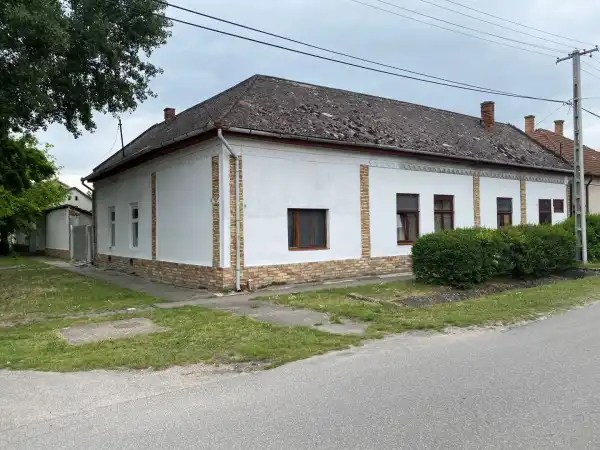 Eladó családi ház, Kistelek 5 szoba 153 m² 39.5 M Ft