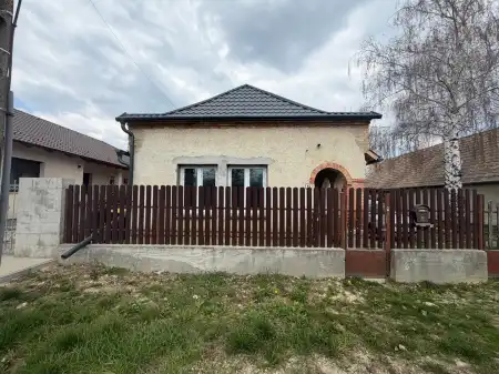 eladó családi ház, Kocs