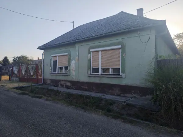 Eladó családi ház, Kocsér 2 szoba 63 m² 19.8 M Ft