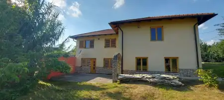 eladó családi ház, Komárom