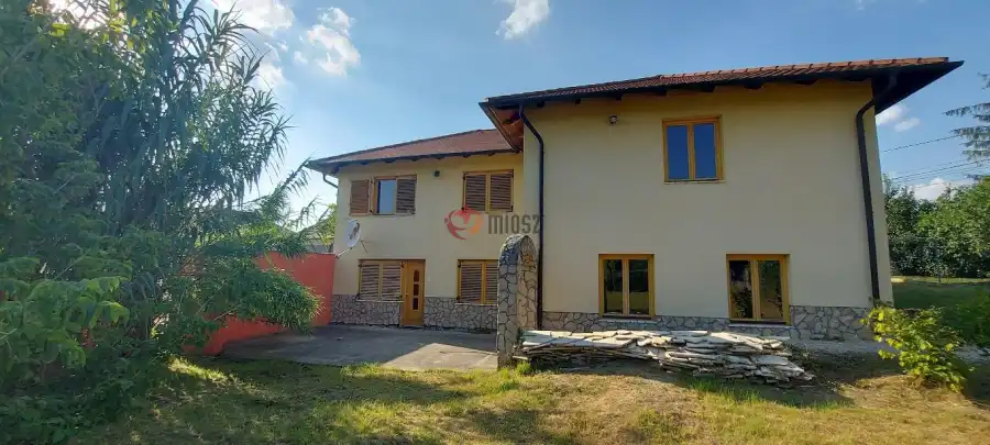 eladó családi ház, Komárom