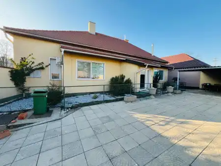 eladó családi ház, Komárom