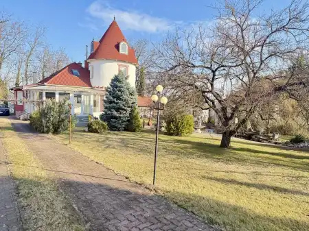 eladó családi ház, Komárom