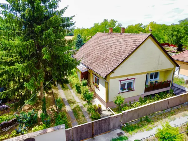 Eladó családi ház, Kömlő 3 szoba 22 M Ft
