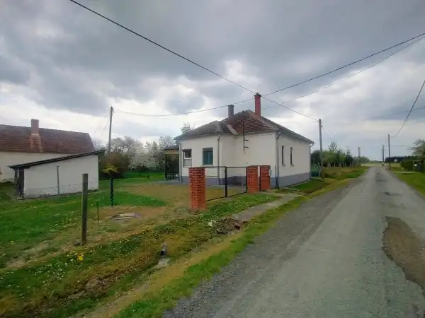 Eladó családi ház, Kondorfa 2 szoba 70 m² 31.5 M Ft