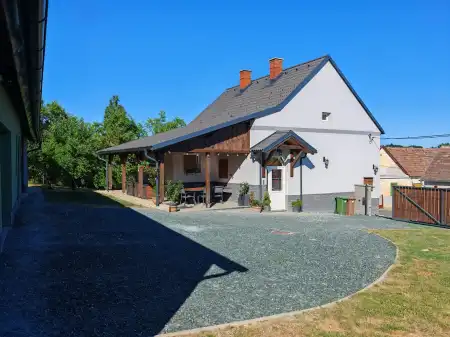 eladó családi ház, Kondorfa
