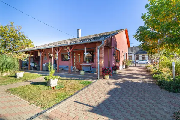 Eladó családi ház, Kunszállás 3 szoba 78 m² 55 M Ft