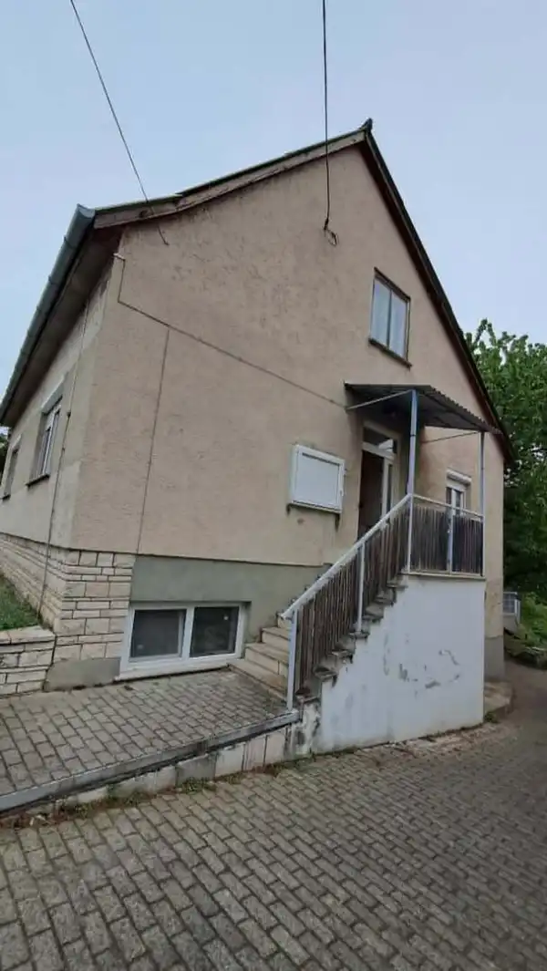 Eladó családi ház, Lábatlan 3 szoba 105 m² 64.9 M Ft