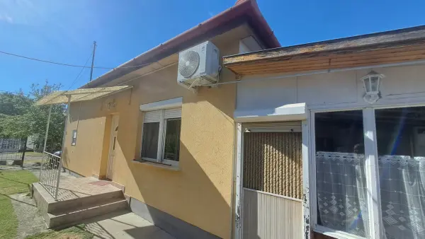 Eladó családi ház, Lábatlan 3 szoba 88 m² 59.5 M Ft