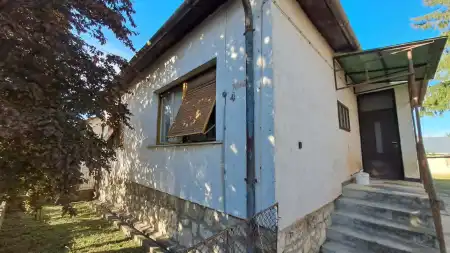 eladó családi ház, Lábatlan