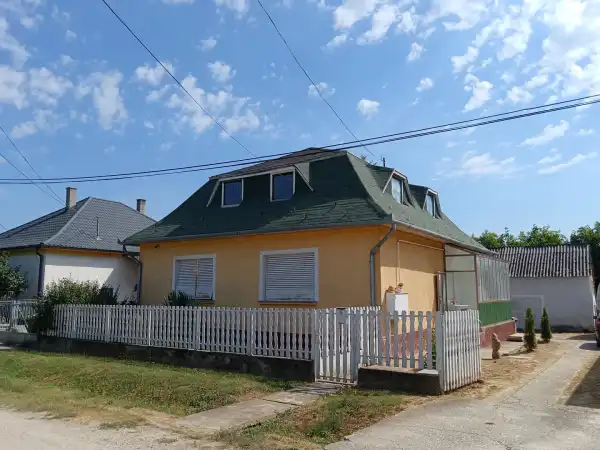 Eladó családi ház, Letenye 2 szoba 90 m² 27 M Ft