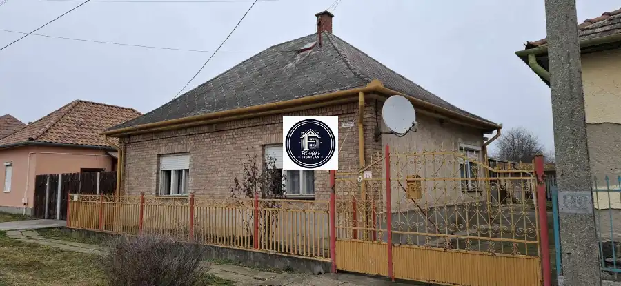 eladó családi ház, Lőrinci