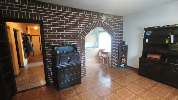 Eladó családi ház, Lőrinci 6 szoba 174 m² 53.9 M Ft