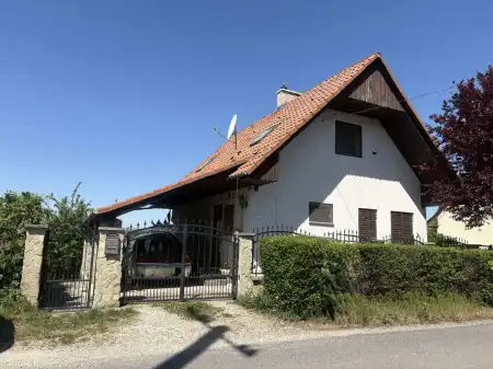 eladó családi ház, Majosháza