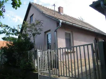 eladó családi ház, Majosháza