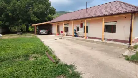 eladó családi ház, Markaz