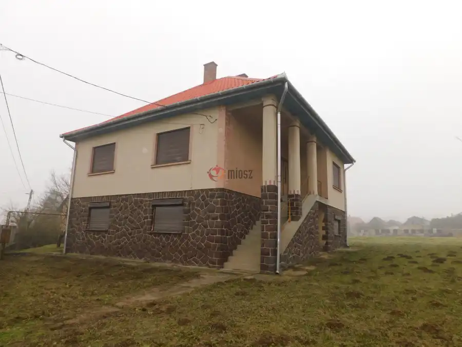 eladó családi ház, Mátraderecske