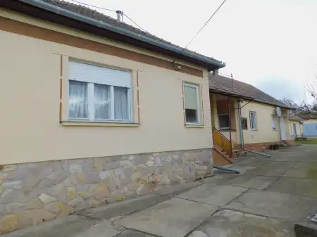 eladó családi ház, Mátraderecske