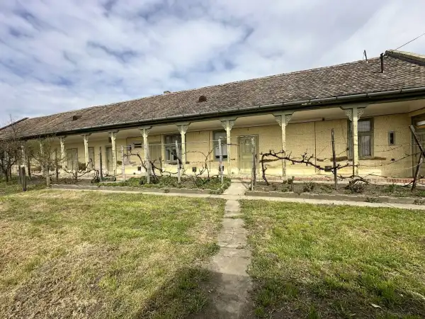Eladó családi ház, Mezőberény 2 szoba 120 m² 14.99 M Ft
