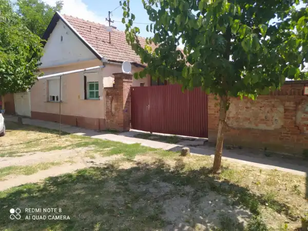 Eladó családi ház, Mezőgyán 1+3 szoba 80 m² 8 M Ft