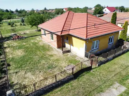 eladó családi ház, Mezőnyárád