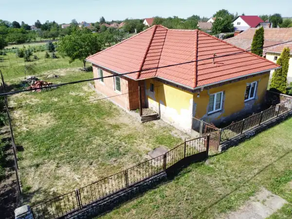 Eladó családi ház, Mezőnyárád 3 szoba 100 m² 12 M Ft