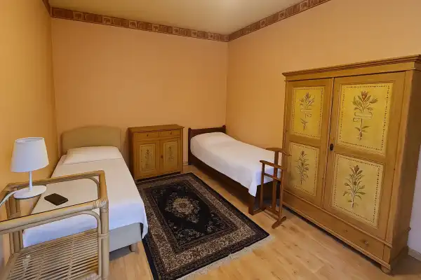 Eladó családi ház, Misefa 4 szoba 220 m² 140 M Ft