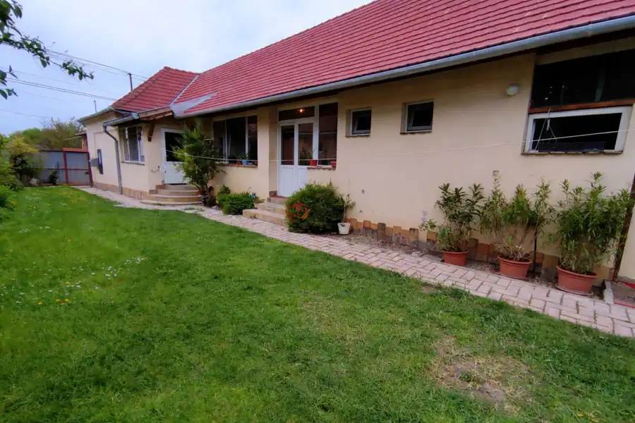 eladó családi ház, Mohács