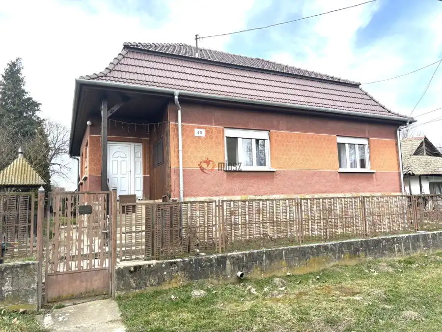 eladó családi ház, Mohora