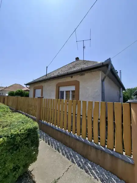 eladó családi ház, Monorierdő