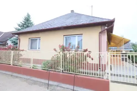 eladó családi ház, Monorierdő