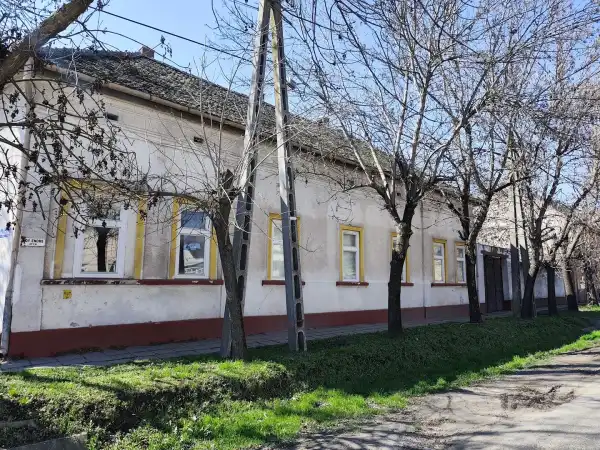 Eladó családi ház, Nagykőrös 5 szoba 140 m² 44.5 M Ft