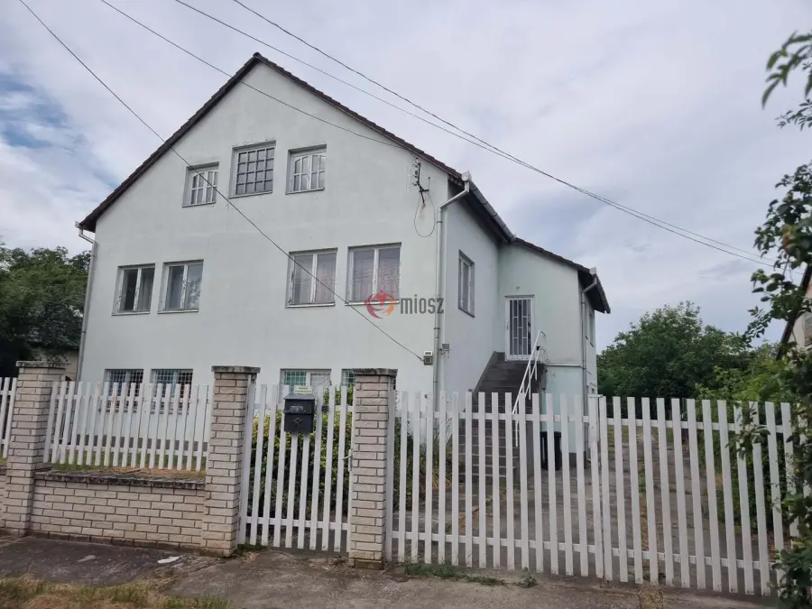 eladó családi ház, Nagyvenyim