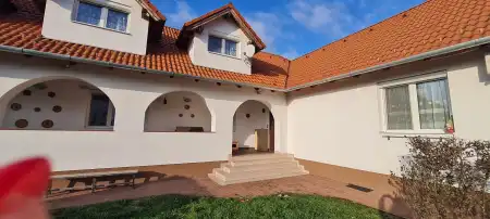 eladó családi ház, Nagyvenyim