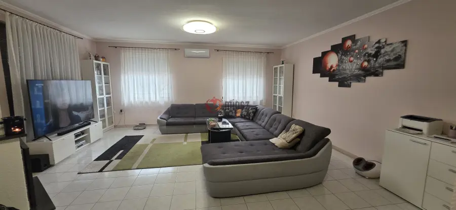 eladó családi ház, Nagyvenyim