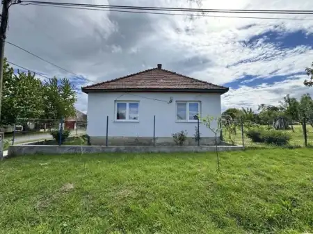 eladó családi ház, Nézsa